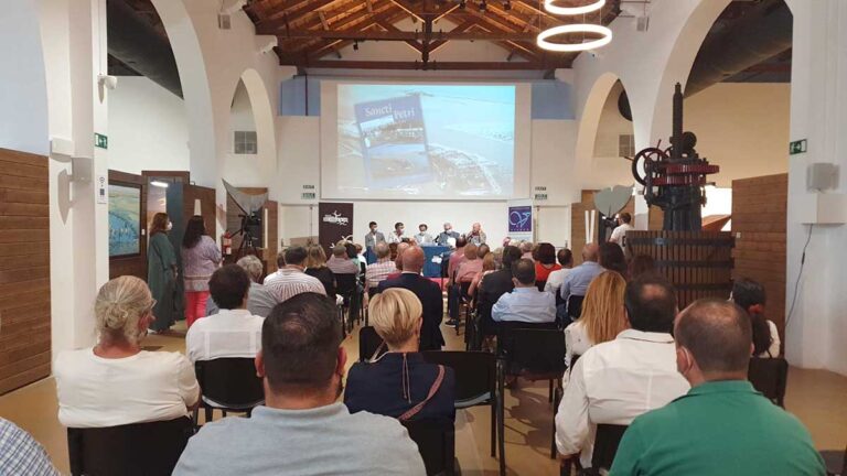 PRESENTACION LIBRO ‘SANCTI PETRI. DE AYER A HOY’ DE DOMINGO BOHÓRQUEZ