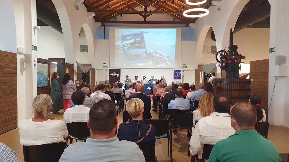 PRESENTACION LIBRO ‘SANCTI PETRI. DE AYER A HOY’ DE DOMINGO BOHÓRQUEZ